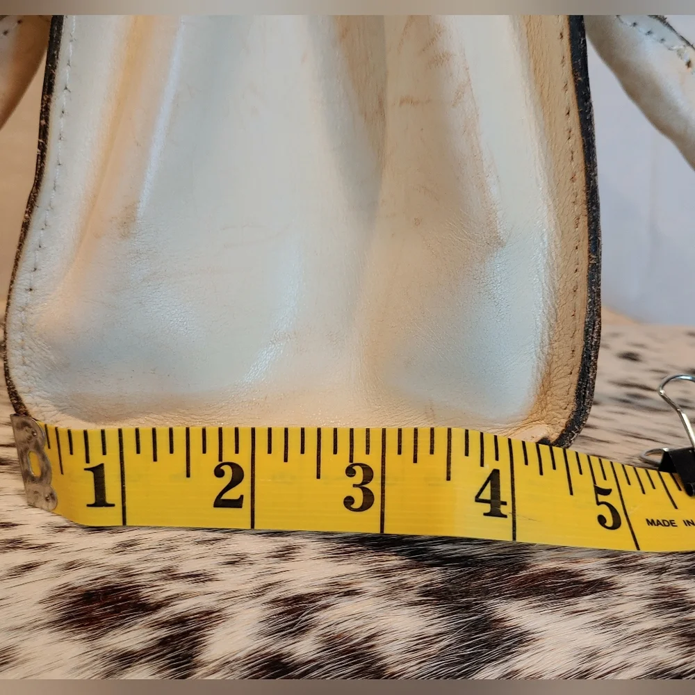 Patricia Nash Sanabria White Waxed Tooled Cream & Tan Satchel NWOT - Picture 14 of 16